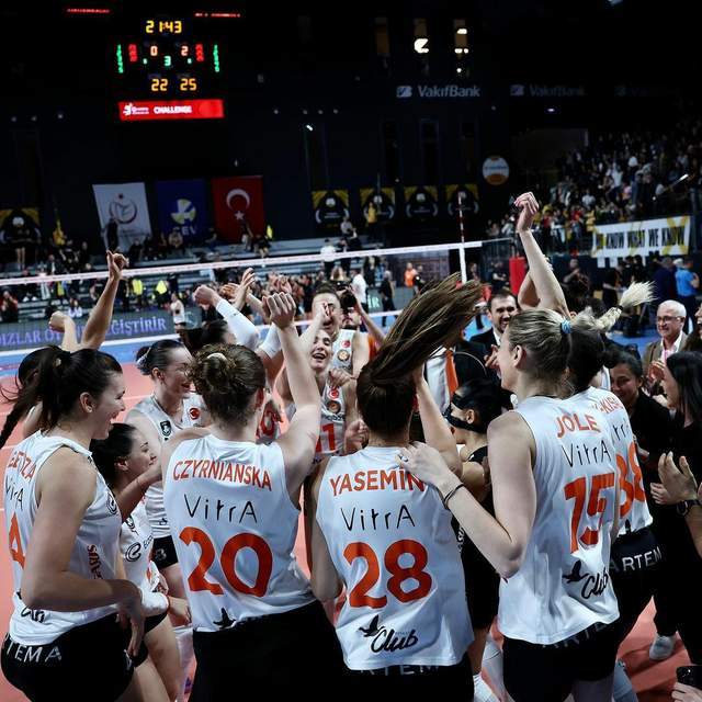 土耳其超级联赛_土耳其女排超级联赛半决赛战罢土耳其超级联赛，伊萨送蛋瓦基弗，与费内争冠！