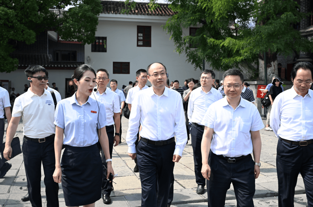 皇冠信用網登2代理_浙江大学考察团莅临皇冠信用網登2代理我市考察交流