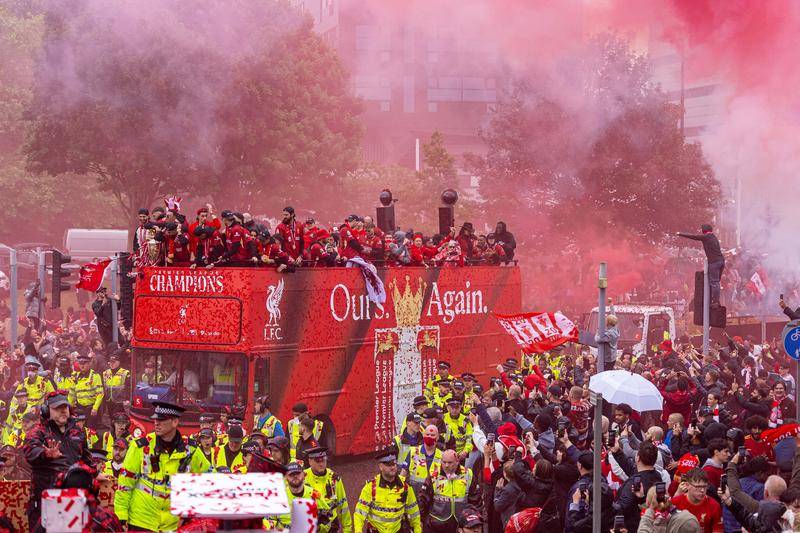 皇冠信用网怎么申请_英超前瞻：利物浦有懈可击 新赛季军枪城车四队争冠