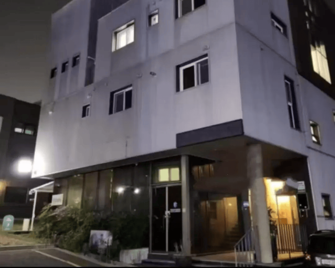 维戈塞尔塔vs皇家贝迪斯_中国女游客遭60多岁韩国民宿房东深夜闯入骚扰维戈塞尔塔vs皇家贝迪斯，代理律师称警方已立案；受害人：求助帖发布后，有7名中国女孩称也遭到该房东类似对待