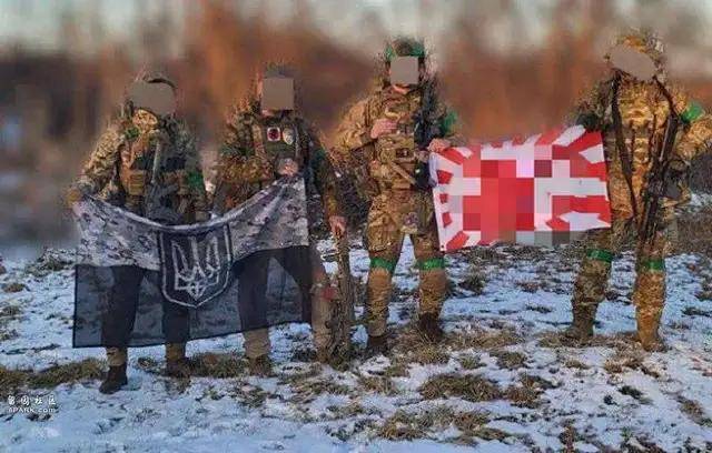 离谱皇冠账号申请！俄罗斯把日本雇佣兵俘虏关笼子里游街示众？和中国有关系？ | 皇冠账号申请