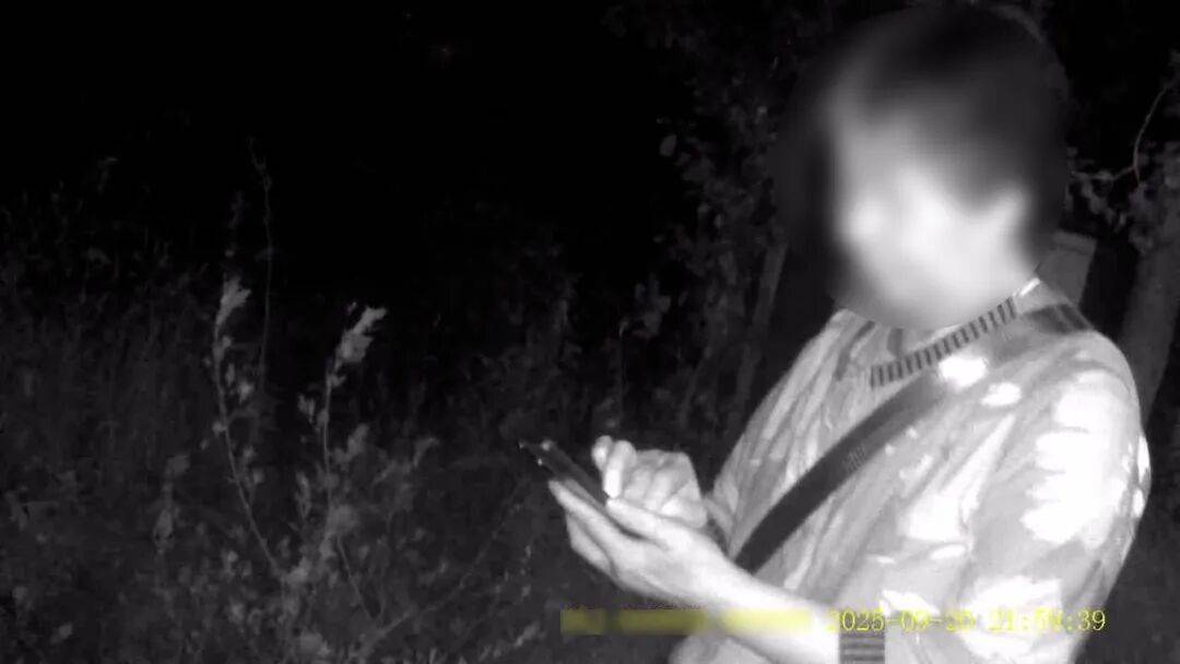 皇冠信用出租足球_北京一老人夜晚打车到20多公里外皇冠信用出租足球,要把钱埋土里,司机紧急报警!