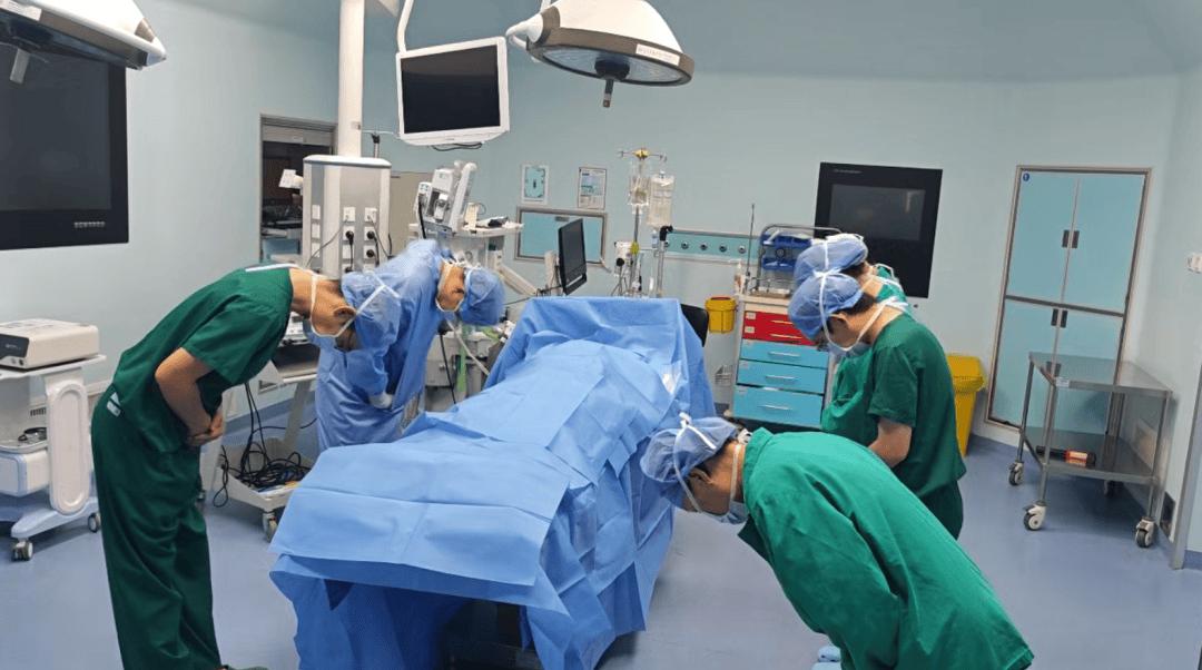 皇冠客服
_泪目!丈夫车祸离世皇冠客服
,妻子含泪做出这个决定